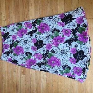 NWT Lightweight Floral Skirt M